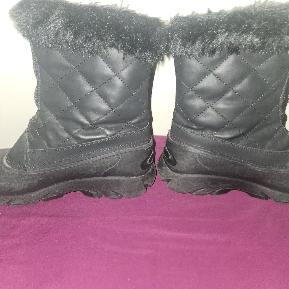 Dream Pairs Ladies Black Quilted Snow Boots With Faux Fur Size 10